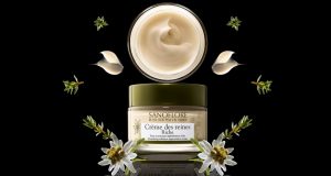 Gagnez 2 échantillons gratuits Crème des Reines Sanoflore